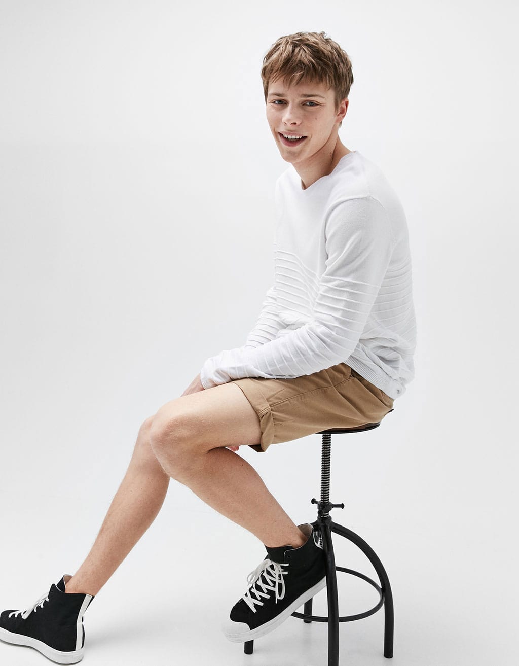 Brown Men's Bermuda Shorts - Imagen 3